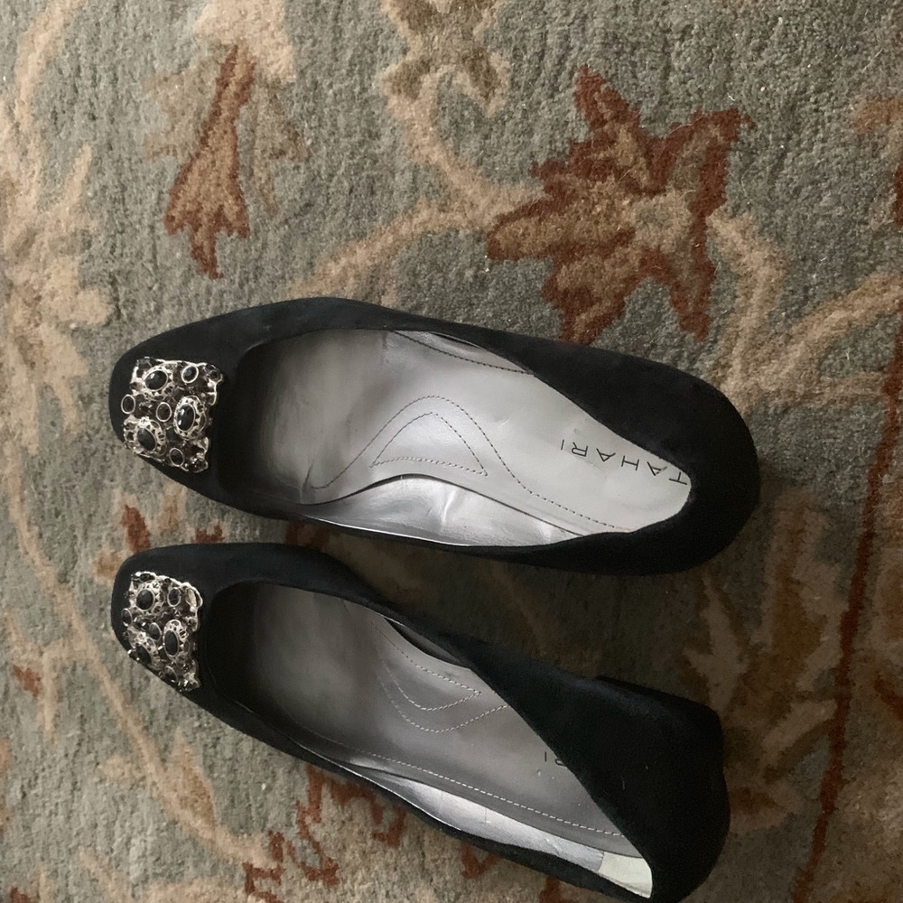 Size 9 1/2 Tahari pumps